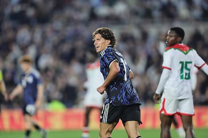 Giuliano Simeone puso cifras definitivas en el Monumental: el 'Cholito' marcó el 7 a 0 para la Argentina