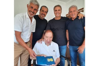 El mensaje que publicó Oscar Ruggeri tras visitar a Carlos Bilardo