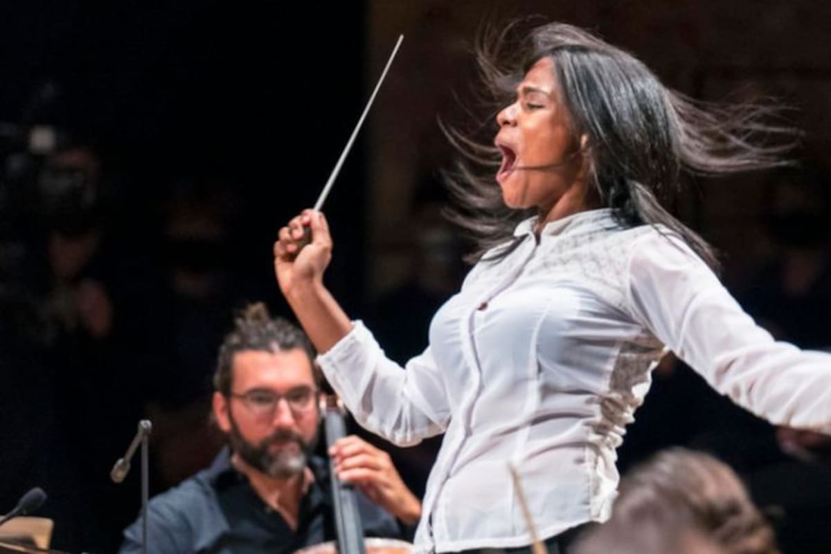 Glass Marcano durante el concurso "La Maestra" celebrado en París en septiembre