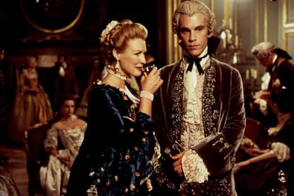 Glenn Close como la viperina Madame de Merteuil en Relaciones peligrosas, de Stephen Frears