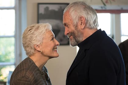 Glenn Close y Jonathan Pryce