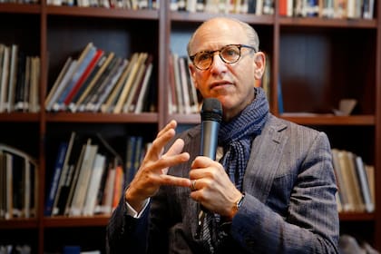 "Todo depende de nuestra visión del mundo. La del MoMA es abierta, tolerante y generosa", dijo Glenn Lowry, director del MoMA, en la biblioteca del Malba
