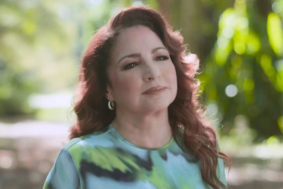 Gloria Estefan migró a Estados Unidos hace 65 años y considera que el ambiente político actual es insólito (YouTube/Gloria Estefan)
