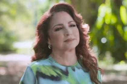 Gloria Estefan migró a Estados Unidos hace 65 años y considera que el ambiente político actual es insólito (YouTube/Gloria Estefan)