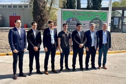 Gobernadores de Provincias Unidas en la planta de Aluar en Puerto Madryn