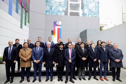 Gobernadores en el Encuentro Federal por la Memoria en la AMIA