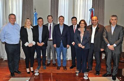 Gobernadores peronistas se reunieron la semana pasada en la Casa de Entre Ríos; allí hablaron de las viviendas