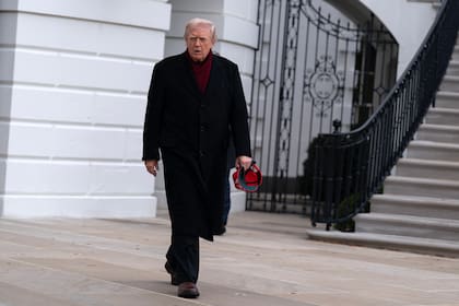 Gobierno de Trump planea revisar todos los refugiados admitidos durante presidencia de Biden