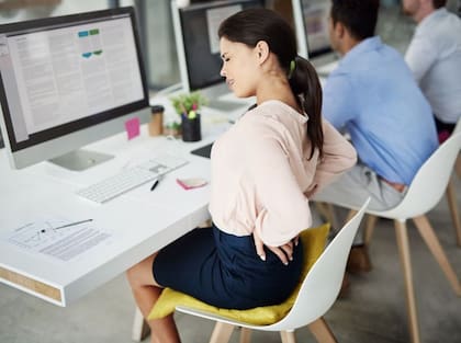 Gobiernos e instituciones internacionales advierten sobre los riesgos de permanecer demasiado tiempo sentado