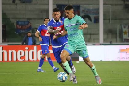 Godoy Cruz recién pudo desequilibrar ante Tigre a dos minutos del final