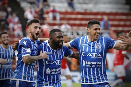 Godoy Cruz visita a Argentinos en La Paternal