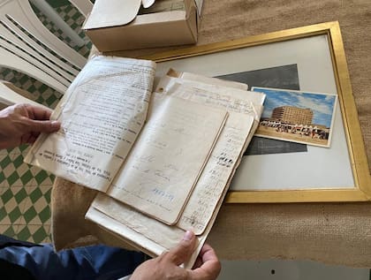 Godoy repasa documentación histórica de La Candelaria