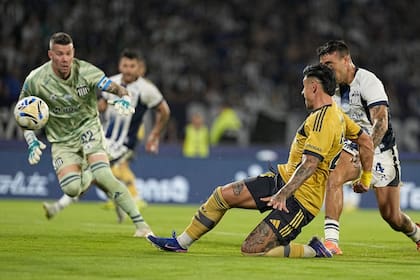 Gol de Adam Bareiro para Boca ante Talleres: resolución de "9" tras un centro "indefendible" de Merentiel