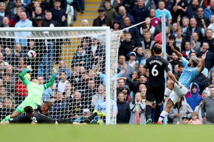 Agüero y un golazo contra Brighton, esta temporada. Uno más.