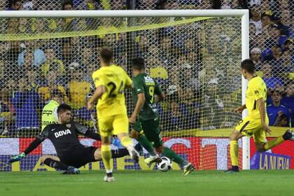 El primer gol de Defensa y Justicia contra Boca .