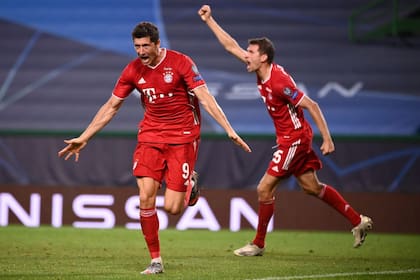 Gol de Lewandowski; el polaco lleva 15 goles en la Champions