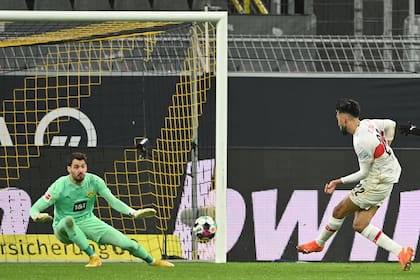 Gol de Nicolas González para Stuttgart.