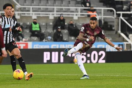 Raphinha anotó el 1 a 0 parcial para Leeds