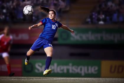 "Gol" es un anglicismo, proviene de "goal"