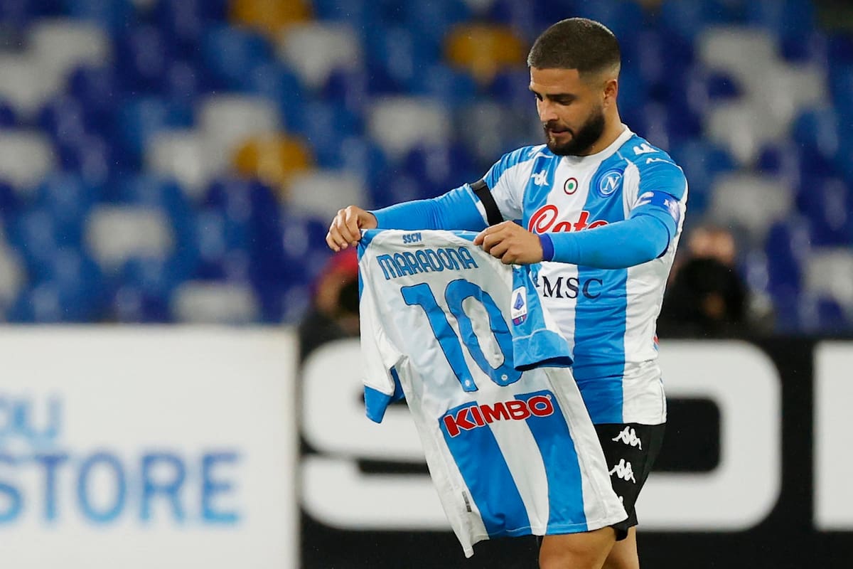 Gol y beso a la 10: el homenaje de Lorenzo Insigne para Diego Maradona.