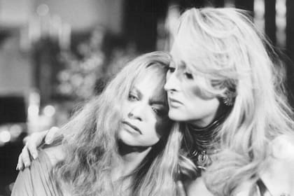 Goldie Hawn y Meryl Streep en La muerte le sienta bien (1992)