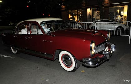 Goldsmith y Faena arribaron en un auto de los años 50