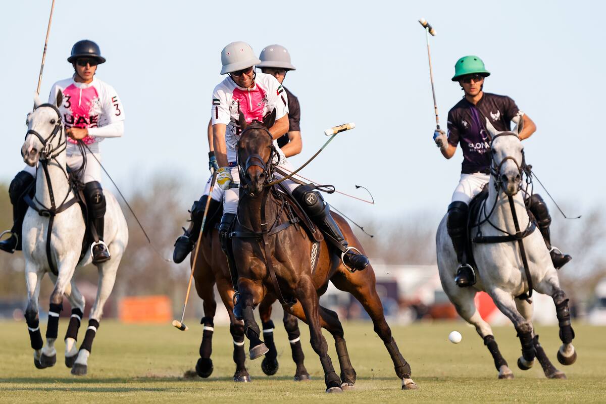 Golpe de cogote de Pablo Pieres, el máximo anotador de UAE, que empezó muy bien, y aunque aflojó en los últimos tres chukkers, ganó nítidamente sobre La Ensenada en su debut en el Abierto de Hurlingham.