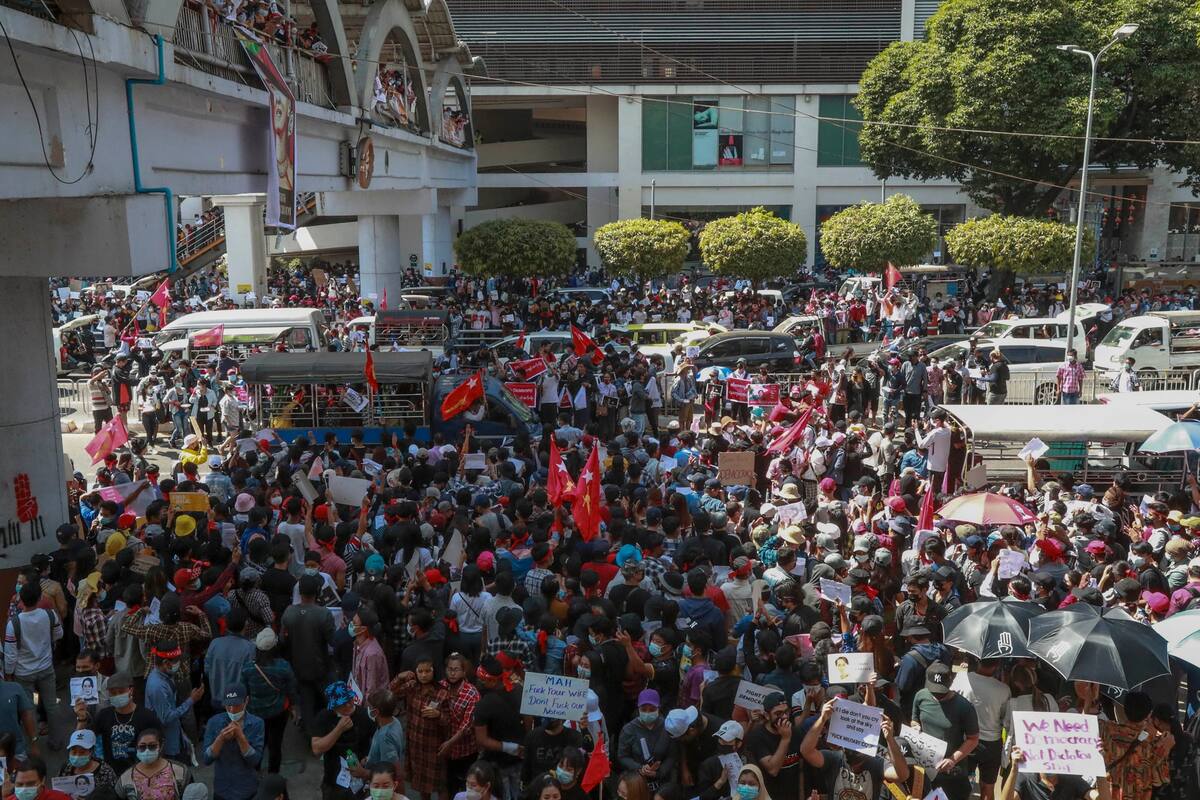 Golpe en Myanmar: el gobierno reprime las manifestaciones y se agrava la crisis política