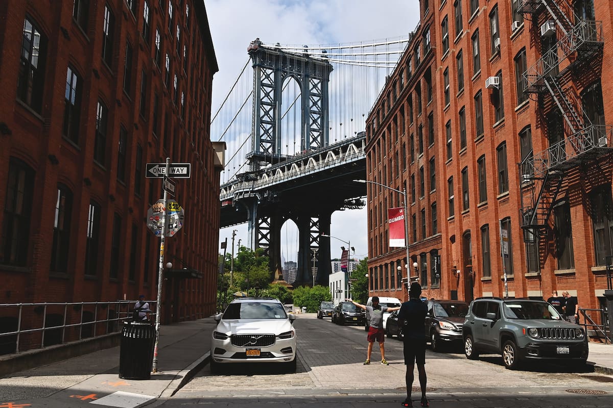 Golpeada por la pandemia, sufrió este año el mayor trauma desde 2001. Golpeada por la pandemia, sufrió este año el mayor trauma desde 2001. Con cambios de hábitos que influirán globalmente, planea ahora su recuperación, pero muchas cosas ya no serán iguales