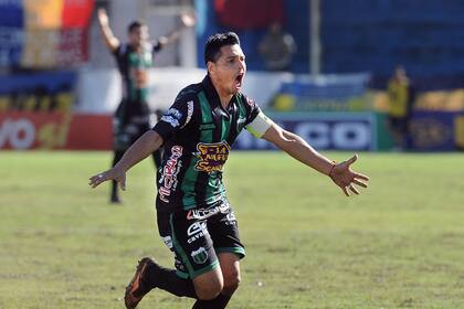 Gomito marcó 90 goles y ascendió en 2014