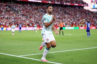 Con un penal de Cristiano Ronaldo y un gol en el descuento, Portugal venció 2-1 a Croacia y avanzó a los octavos de final