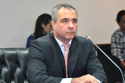 González Charvay trabajó con el fiscal Nisman y es doctor en derecho constitucional por la UBA