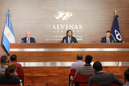 González García, Cafiero y el embajador de Rusia dieron una conferencia de prensa cuando llegó la Sputnik V al país