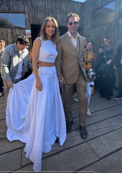 Gonzalo Valenzuela y Kika Silva dieron el "si, quiero", en una ceremonia íntima realizada en la casa que el actor comparte con su novia en Maitencillo