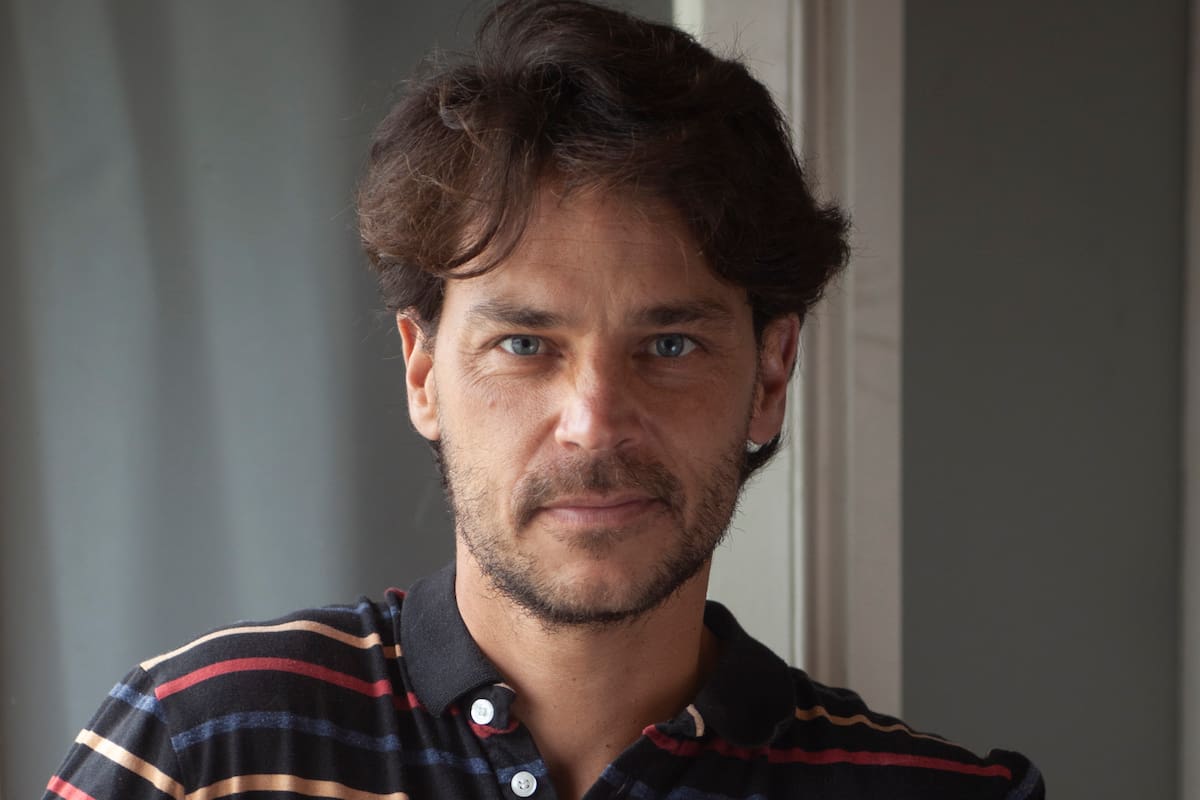 Gonzalo Alfonsín cuenta una experiencia de vida iniciática en un unipersonal