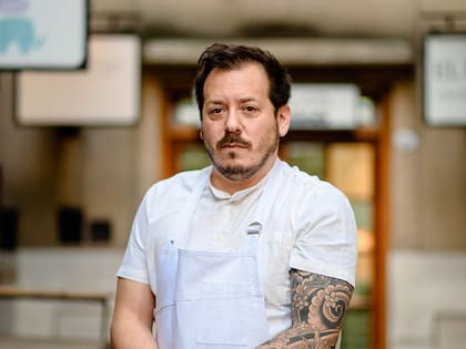 Gonzalo Aramburu distinguido con Two Knives