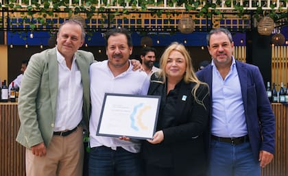 Gonzalo Aramburu junto a Valentín Díaz Gilligan, presidente de Visit Buenos Aires y del Ente de Turismo de la Ciudad