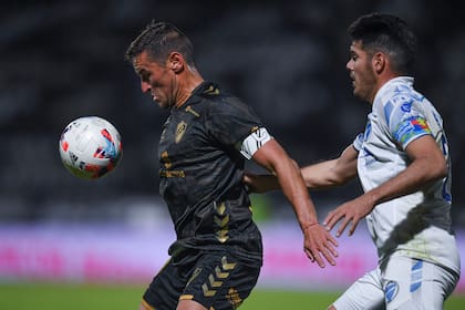 Gonzalo Bergessio convirtió el primer penal de Platense