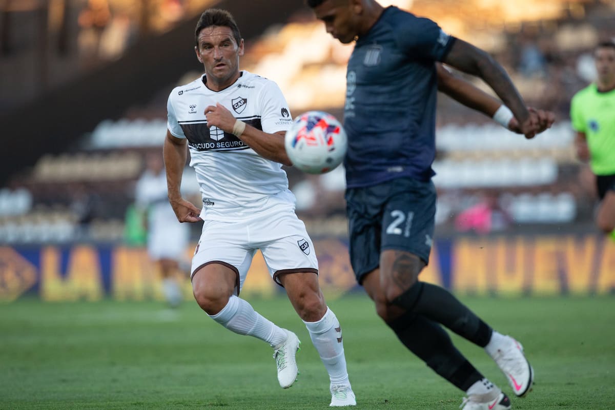 Gonzalo Bergessio y un gran regreso con la camiseta de Platense: marcó el gol del éxito ante Talleres (1-0) a los 49 minutos del segundo tiempo