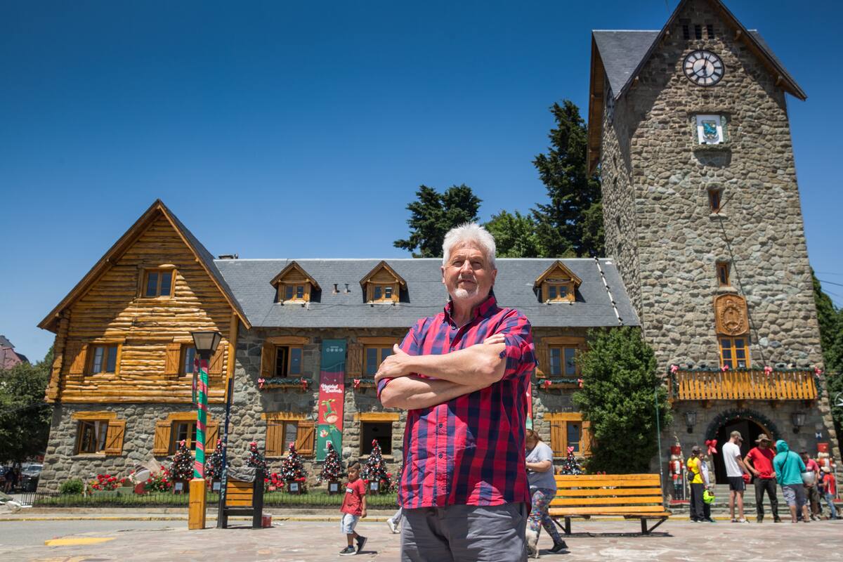 Gonzalo de Estrada, hijo de Ernesto, el arquitecto del Centro Cívico de Bariloche. Hoy custodia el legado de su padre.