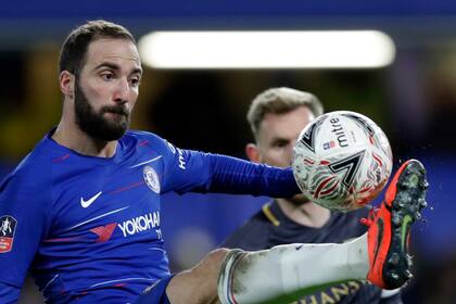 Gonzalo Higuaín debutó en Chelsea y su equipo ganó 3 a 0