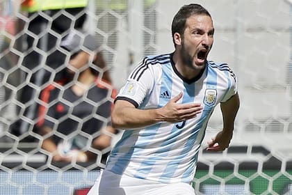 Gonzalo Higuaín festeja su gol en Brasil 2014, contra Bélgica, en los cuartos de final