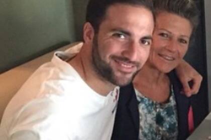 Gonzalo Higuaín y su flamante paternidad