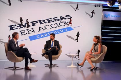 Gonzalo Ibarzabal, presidente de Nissan Argentina, Ignacio Federico (LA NACION) y Romina Parquet, CEO de CIMC Wetrans Delfin en Argentina