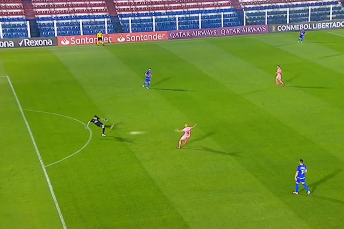 Gonzalo Marinelli, arquero de Tigre, fue autor del blooper de la jornada en la Copa Libertadores