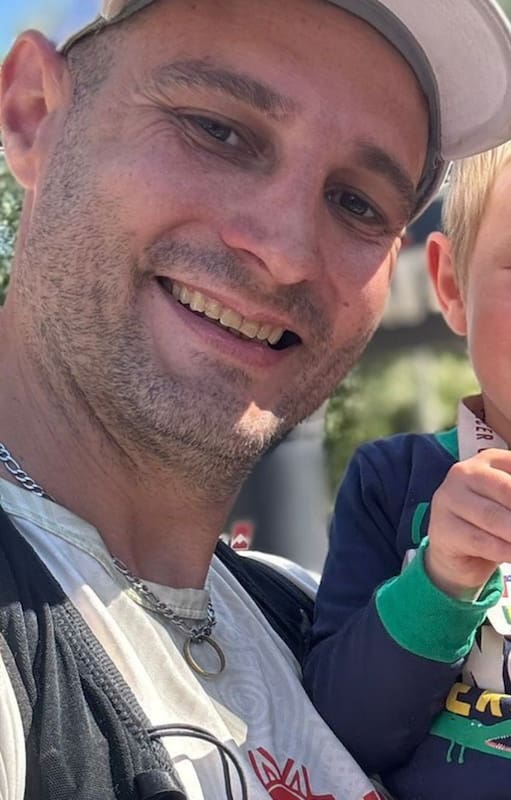 Gonzalo Medinas con su familia