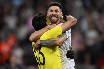 Gonzalo Montiel definió el último penal de Sevilla como lo hizo con la Argentina en la final del Mundial Qatar 2022