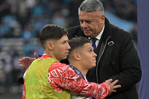 Gonzalo Montiel le negó el saludo al Chiqui Tapia y se sacó la medalla de subcampeón