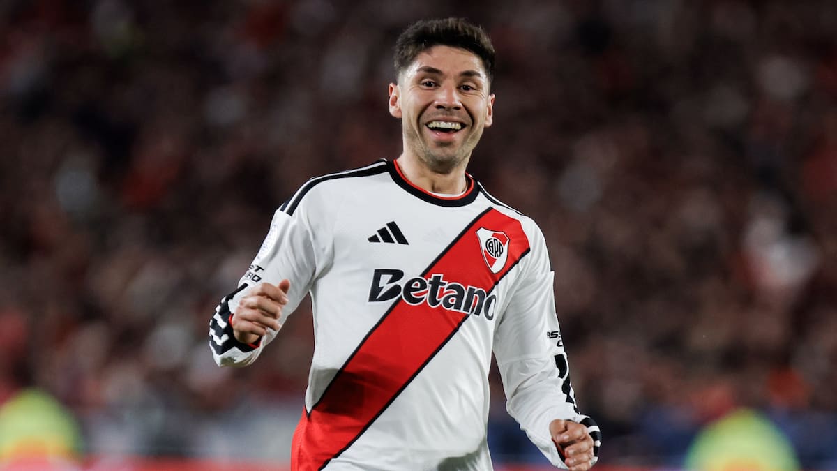 A qué hora juega River vs. Huracán y por dónde se puede ver en vivo