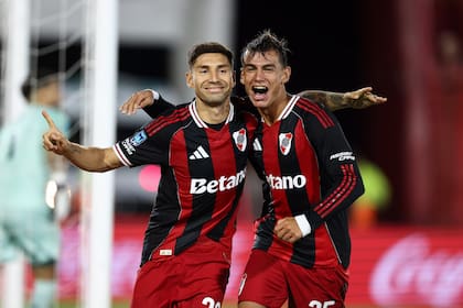 Gonzalo Montiel y Joaquín Freitas fueron dos de los puntos altos de River en el triunfo ante Huracán